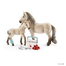 Schleich- First Aid Kit for Icelandic Horses