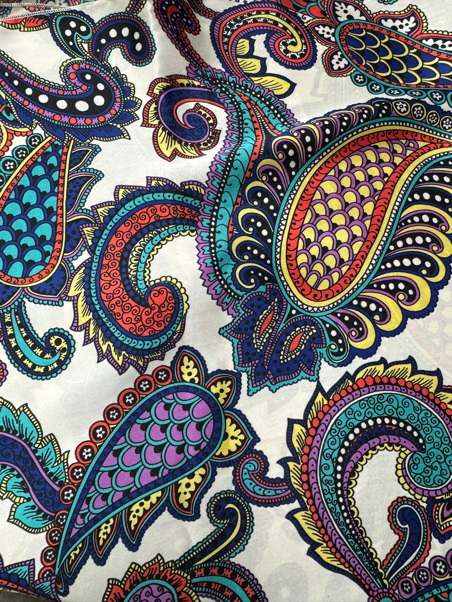 Hnadmade Wild rag White with multicoloured flowers